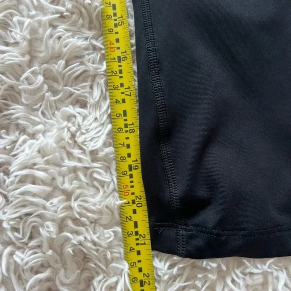 Women’s Nike Capri Dri-Fit Leggings - Picture 6 of 8